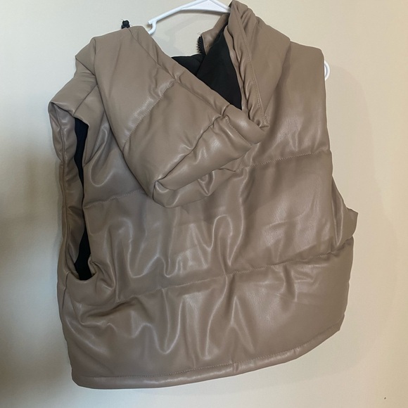 Pull & Bear Faux Leather Puffer Vest - Picture 4 of 5